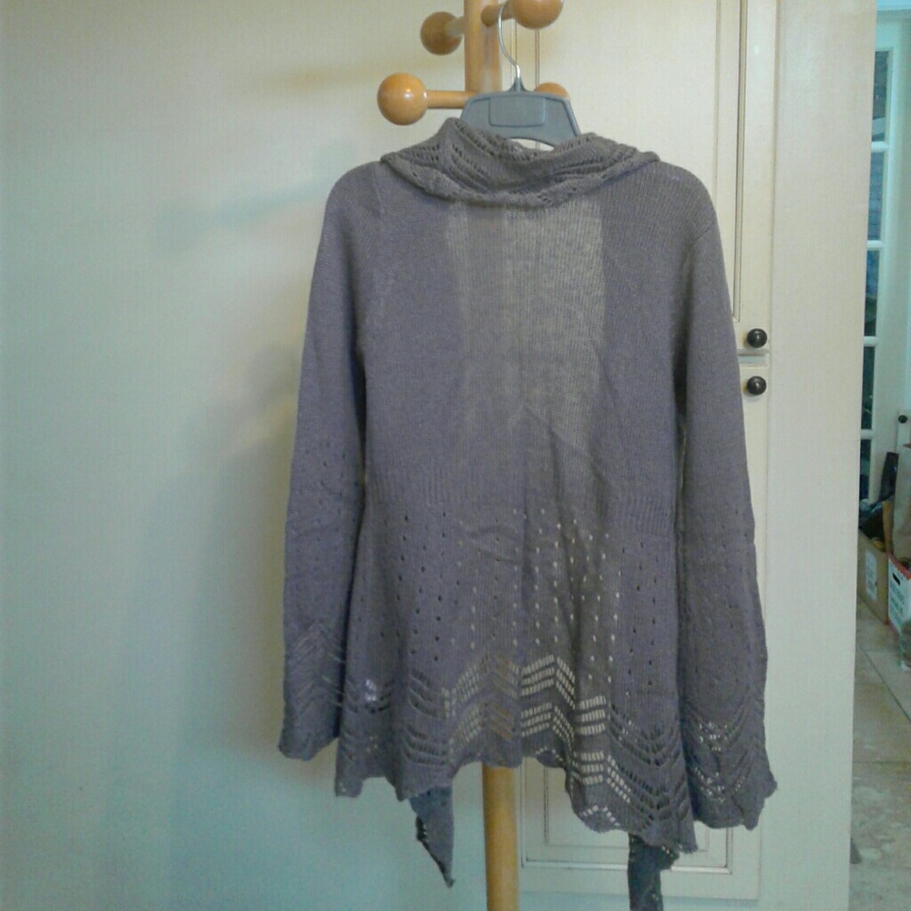 Woman's Sweater - Picture 8 of 8